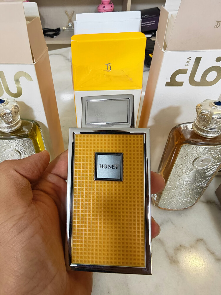 عطر عربيه فاخر ونادر للبيع او بدل - 9