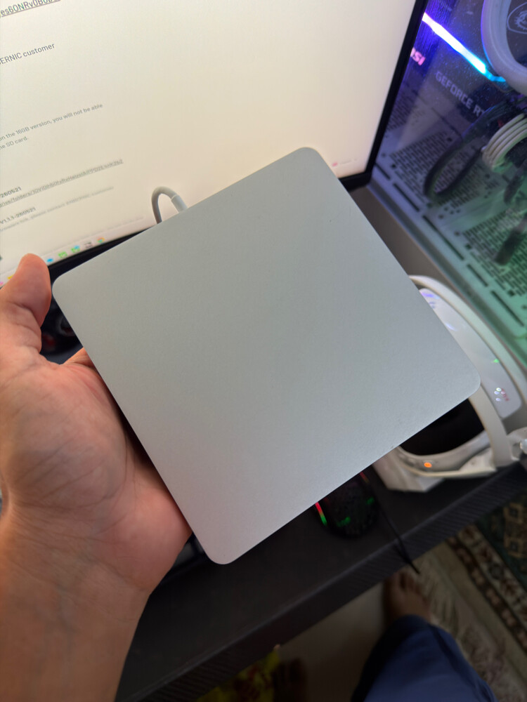 Apple USB SuperDrive - 1