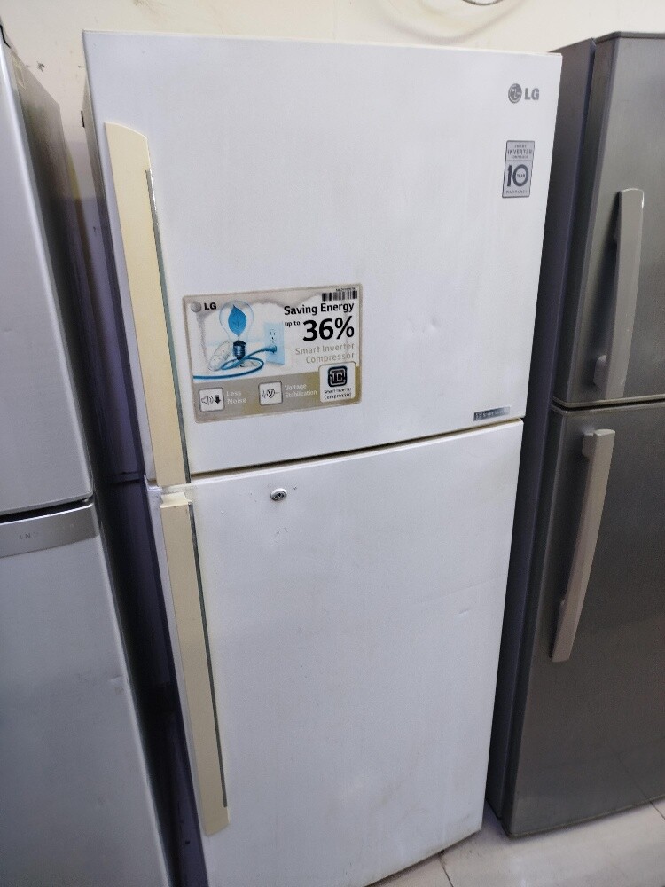 Lg medium full working fridge - 1