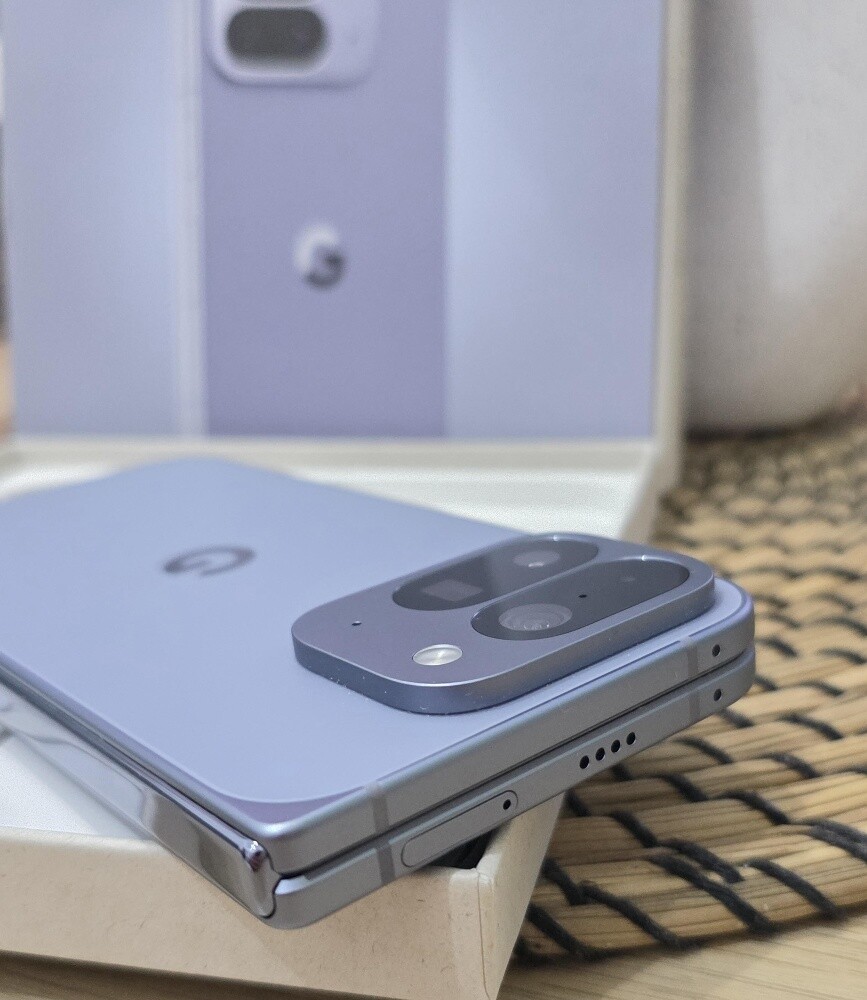 Google Pixel 10 Pro Fold Blue - 2
