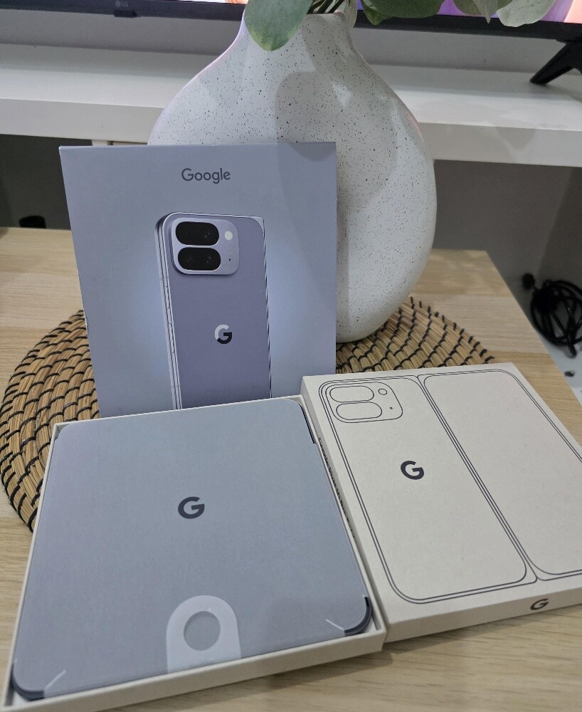 Google Pixel 10 Pro Fold Blue - 1