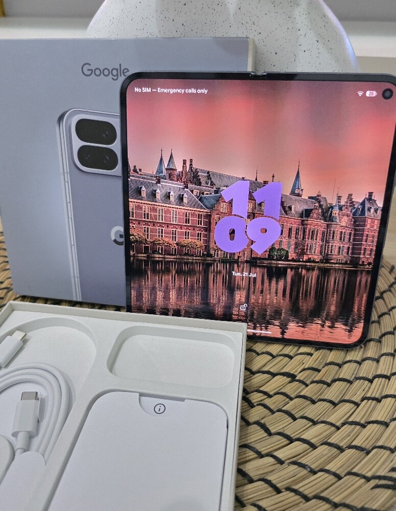 Google Pixel 10 Pro Fold Blue - 4