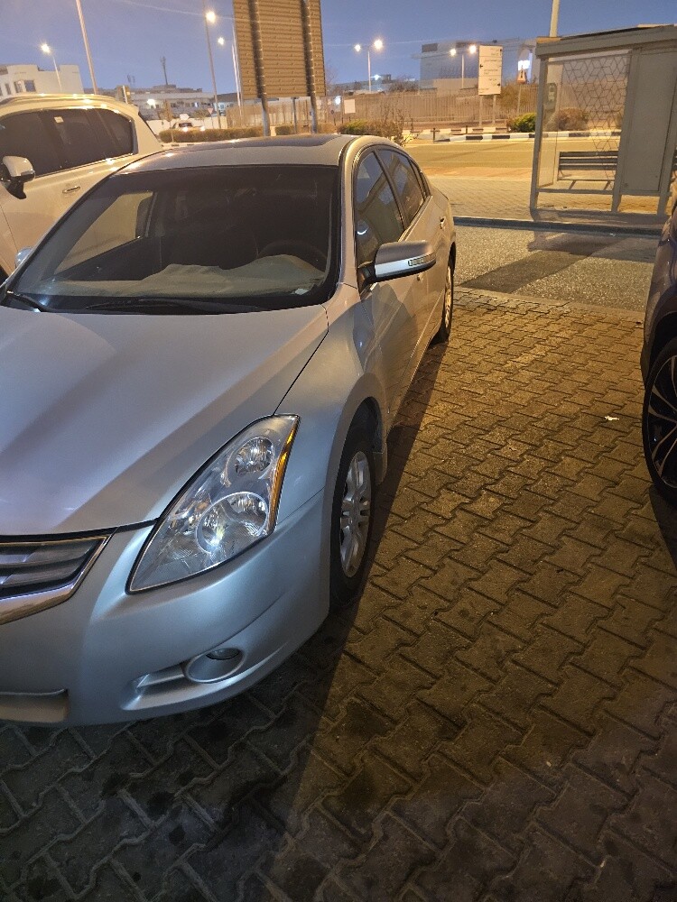 Altima in excellent condition 2010 - 6