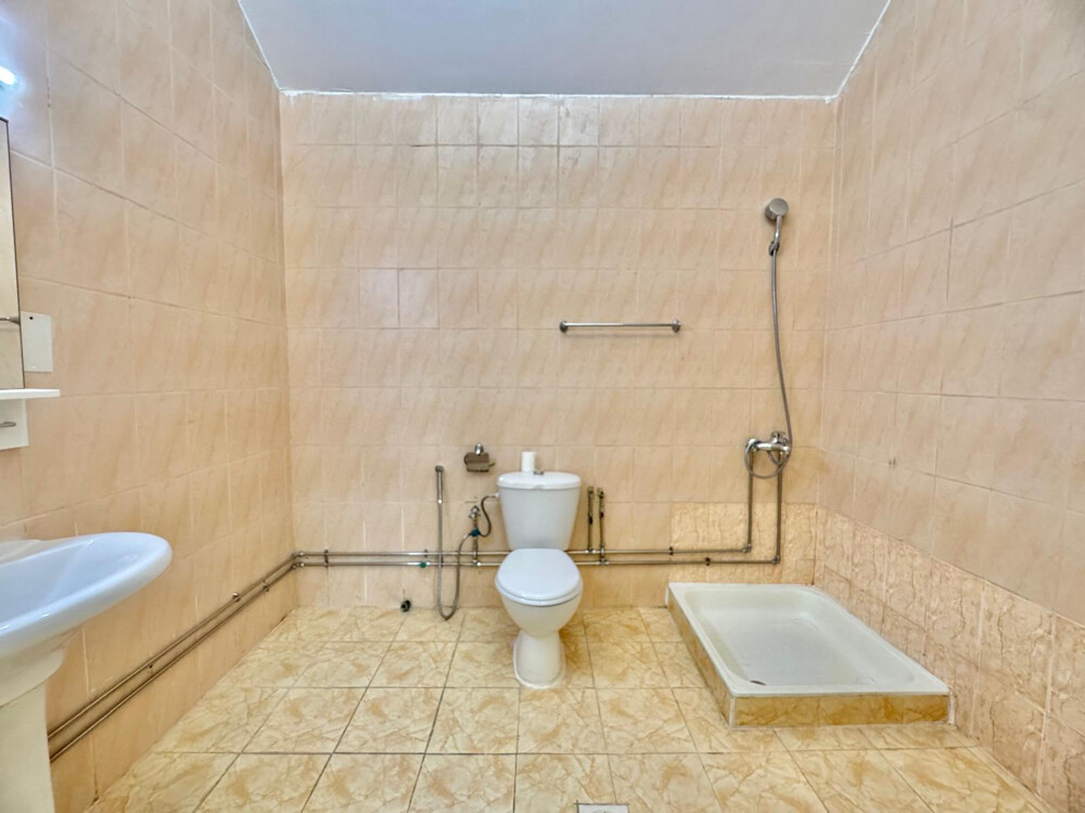 Villa 3 Bedrooms + In Al Hilal - 7