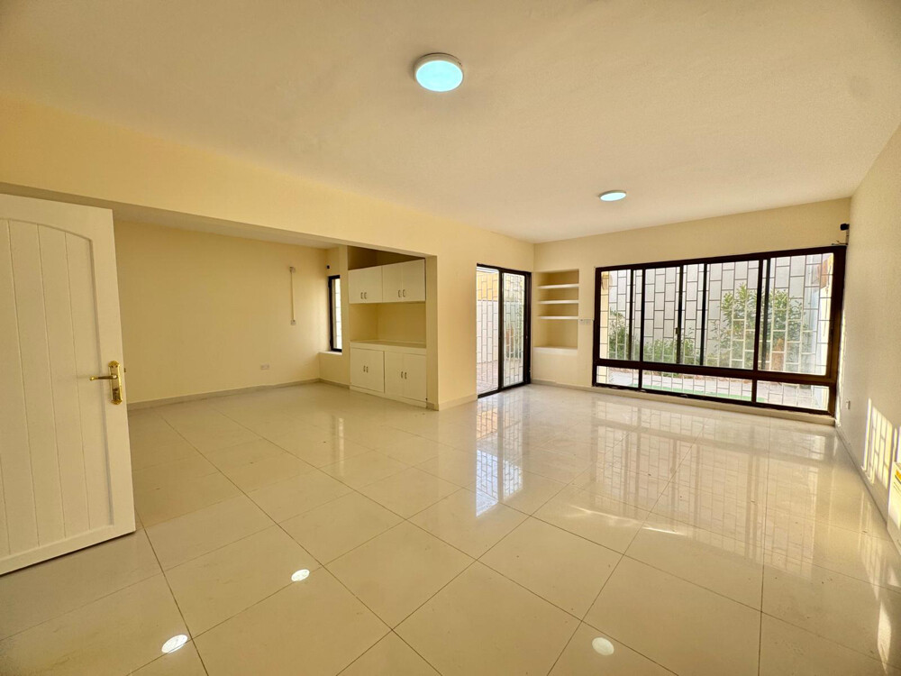 Villa 3 Bedrooms + In Al Hilal - 4