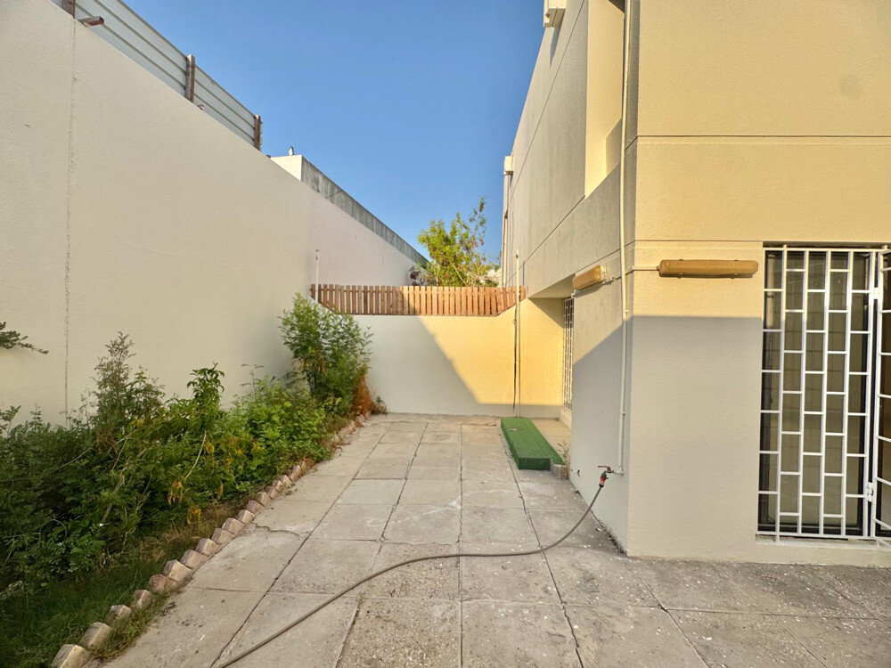 Villa 3 Bedrooms + In Al Hilal - 6