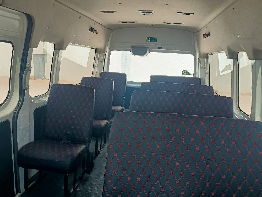 Nissan Urban Van - 6