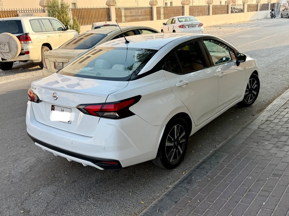 Nissan sunny 2022 - 4