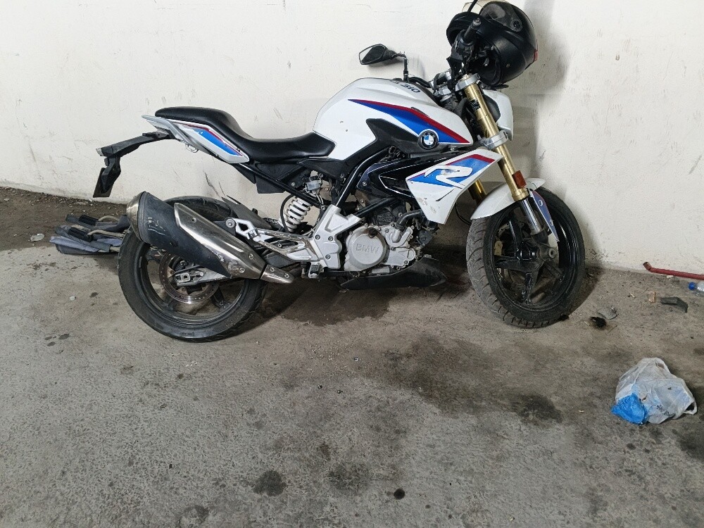 bmw g 310 r ......iscorrupt ..parts - 1
