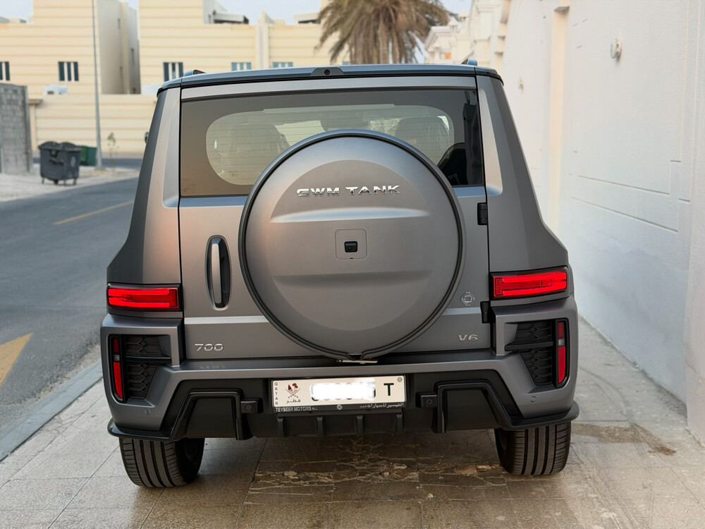 Tank 700 2026 Matte Gray  - 6