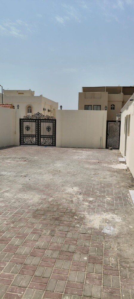 للبيع فيلا معيذر خلف وذنان مول - 8
