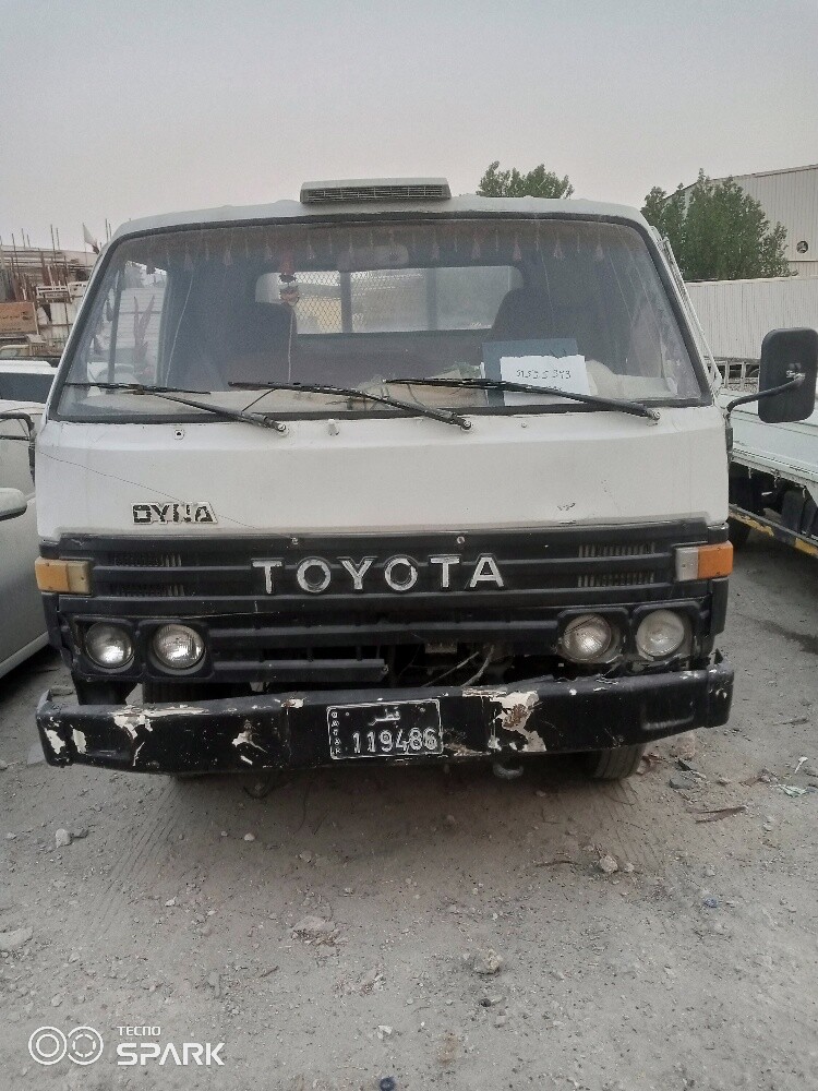 Mitsubishi pickup - 1