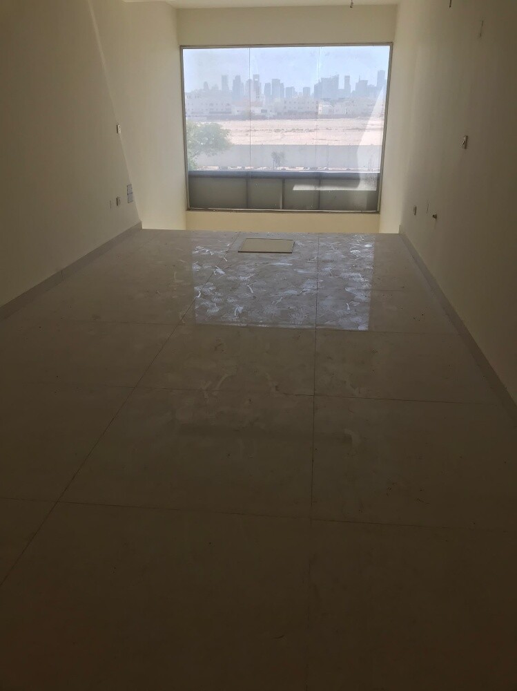 محل تجاري 3 طوابق للايجار بمدينه - 2