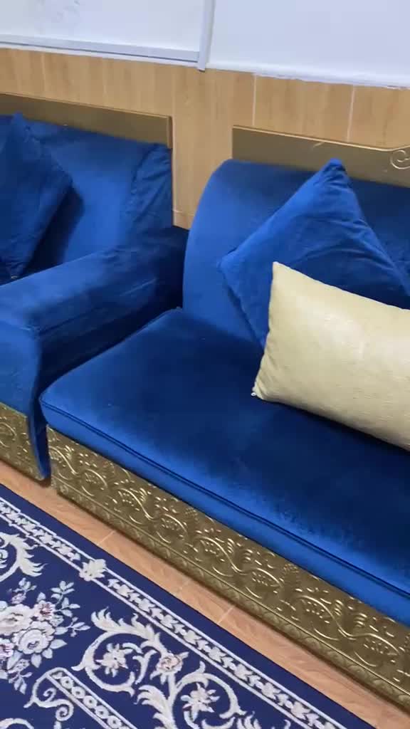 كنب ملكي نظيف معاطاوله ستلام ليوم - 1