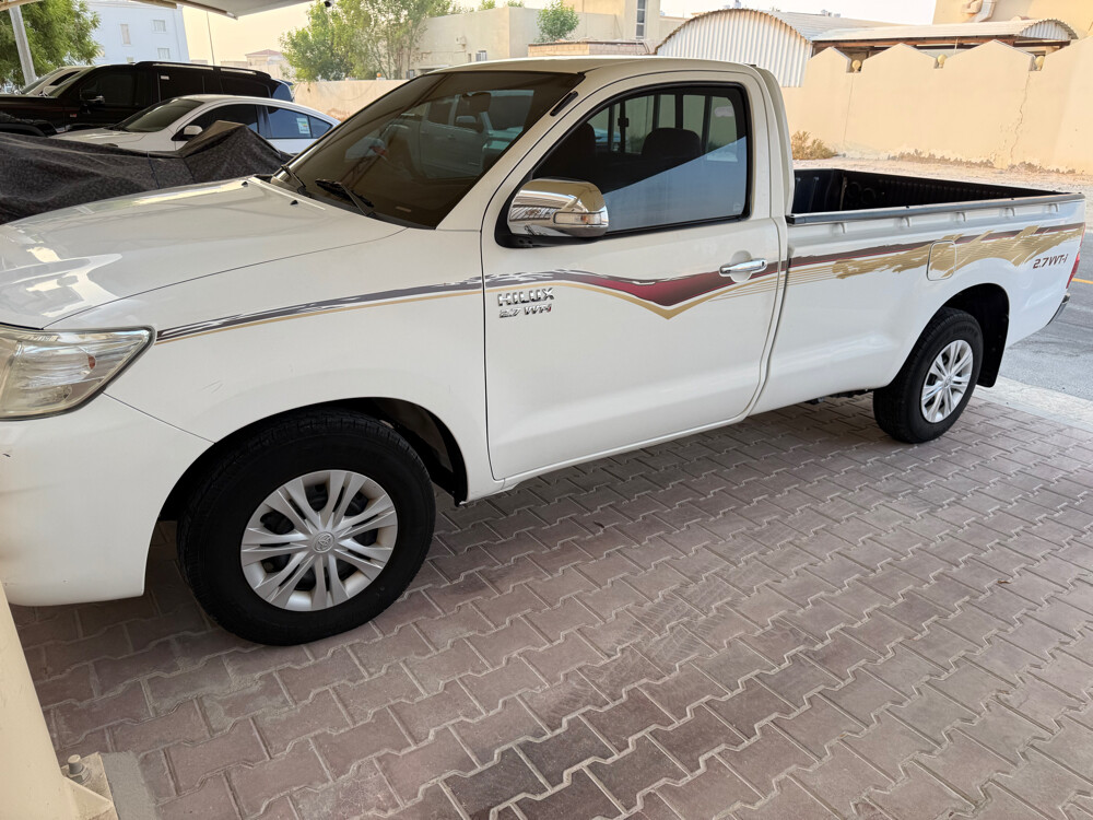 هيلوكس غماره ٢٠١٥ بحاله ممتازه - 2