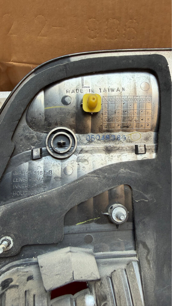 land crusier tail light 1998-2002 - 2