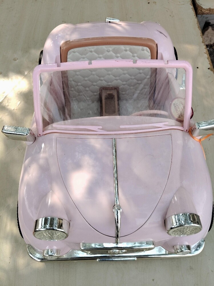 Barbie / Our Generation Classic Car - 2