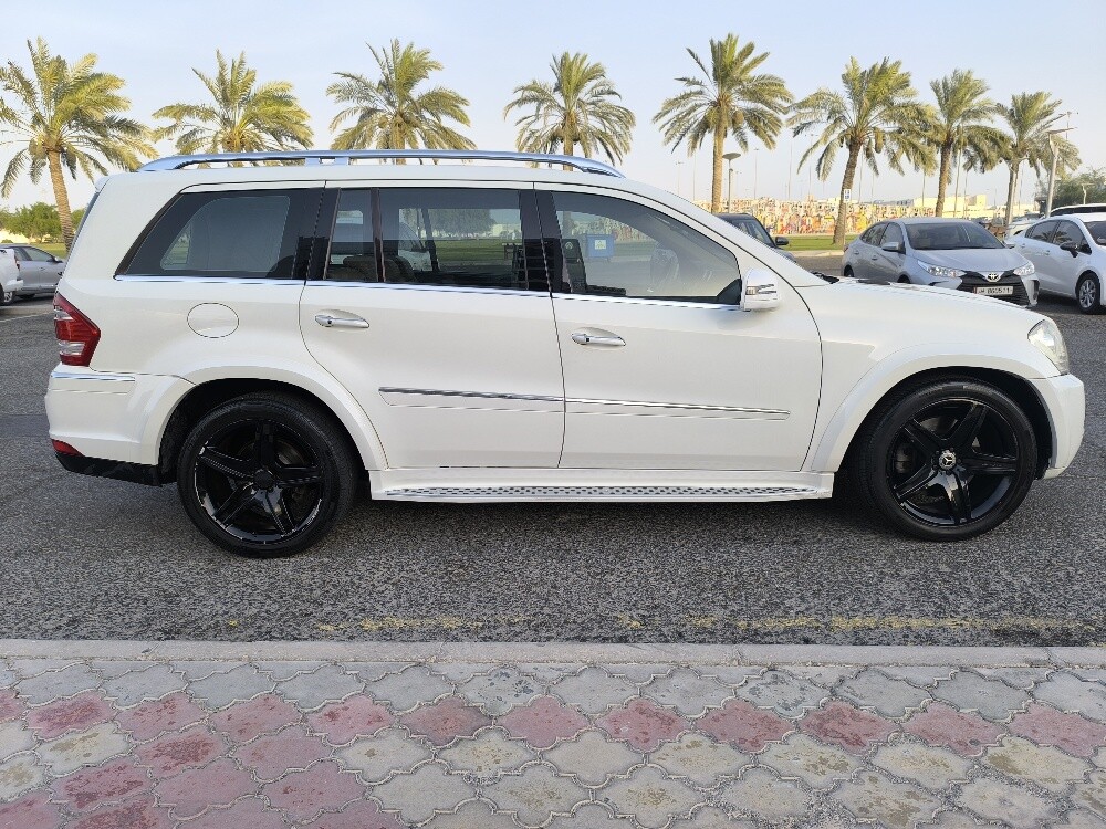 Mercedes Benz - 3