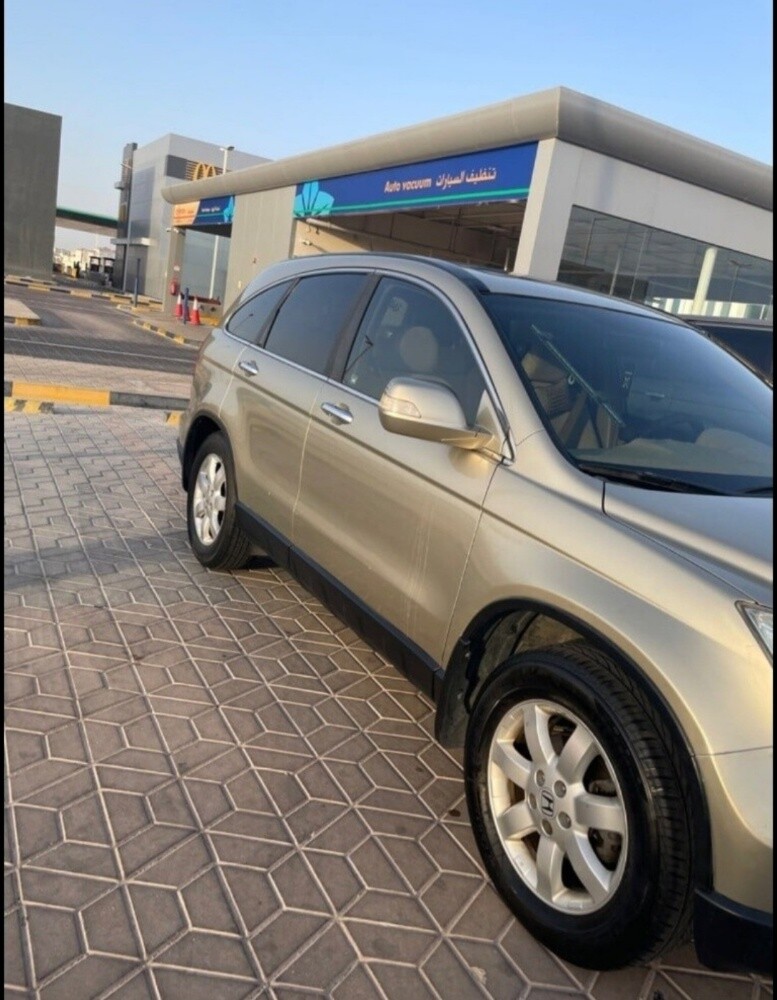 سيارة هوندا سي ار في موديل ٢٠٠٧ ممشى ٣٠٠٠٠٠ فل اوبشن كل شي شغال فتحه شاشه كمره خلفية الاستماره لين 06/09/2027 - 2