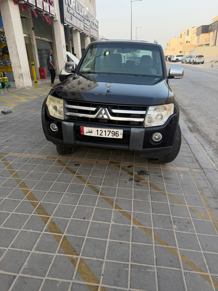 ميسوبيشي باجيرو - 1