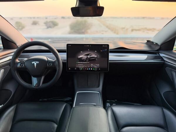 Tesla Model 3 2023 - 8