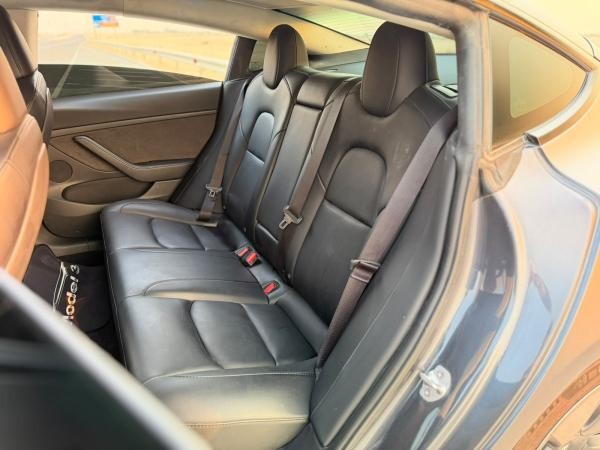 Tesla Model 3 2023 - 13