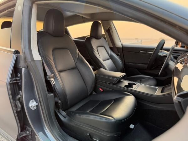 Tesla Model 3 2023 - 12