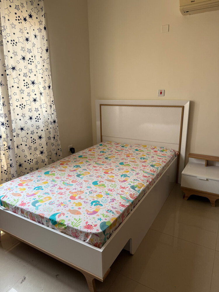 Single bed with mattress - 2
