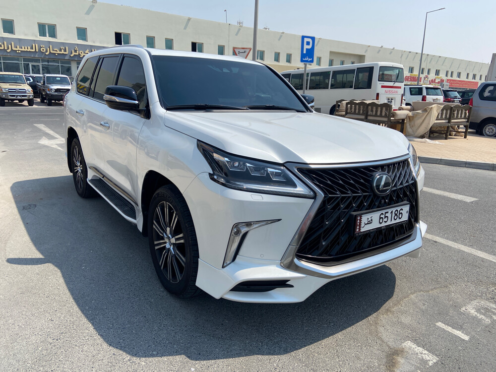 Lexus 2019 white  - 5