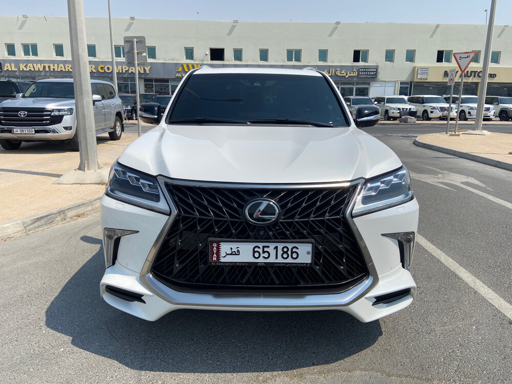 Lexus 2019 white  - 1
