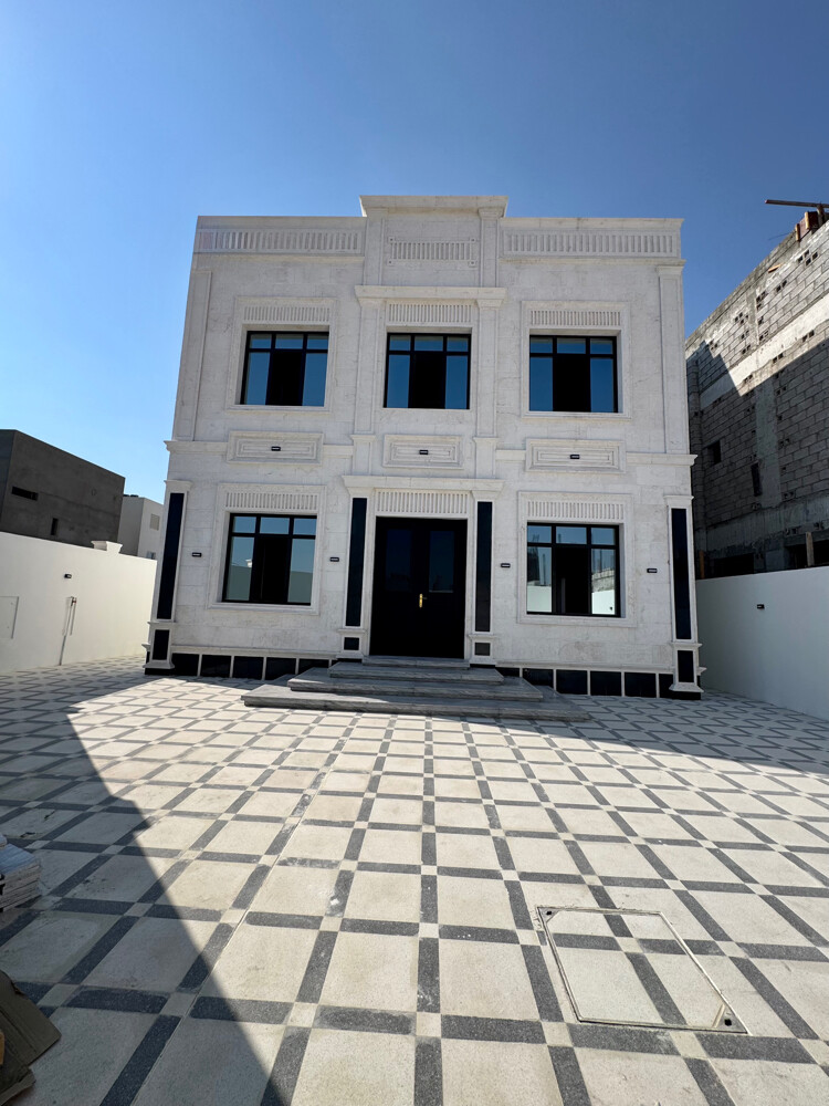 للبيع في الخور جاهزه وتشطيب سوبر - 2