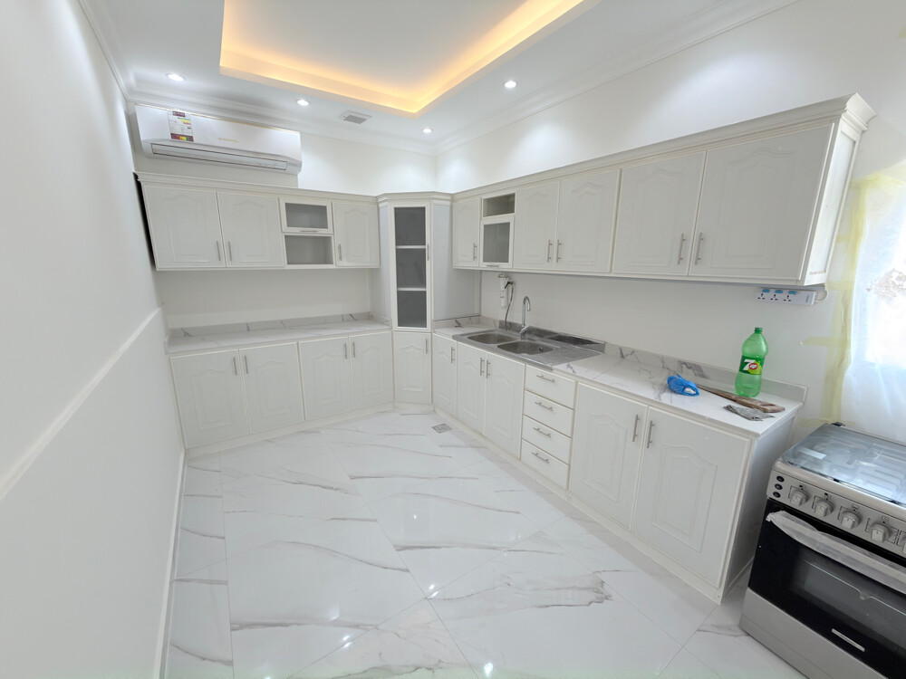 Apartment in Al Kharaitiyat - 6