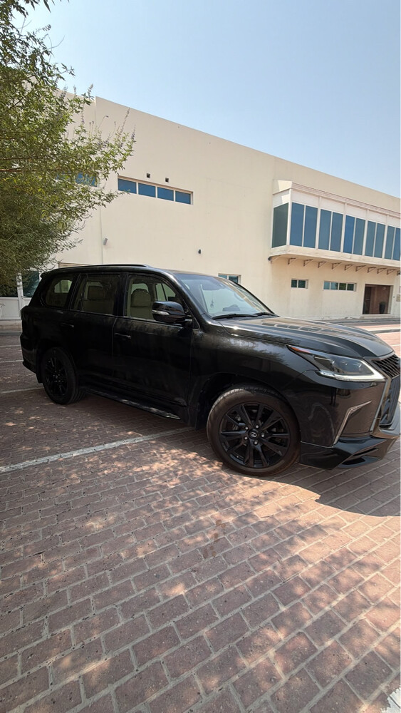 Lexus Lx 570 s Black Edition 2019 - 4