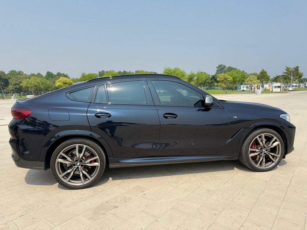 BMW X6 M50i 2022 — M Performance V8 - 7