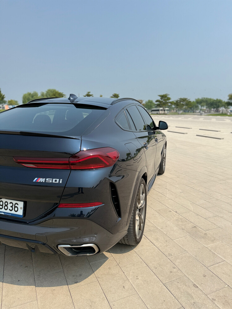 BMW X6 M50i 2022 — M Performance V8 - 9