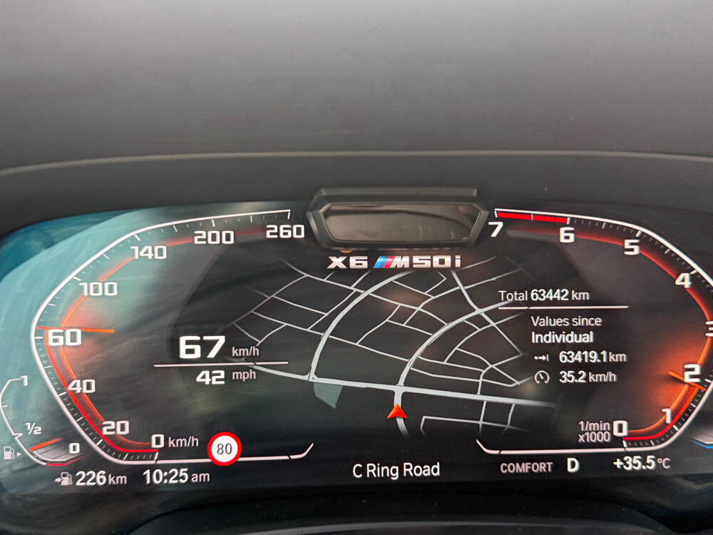 BMW X6 M50i 2022 — M Performance V8 - 16