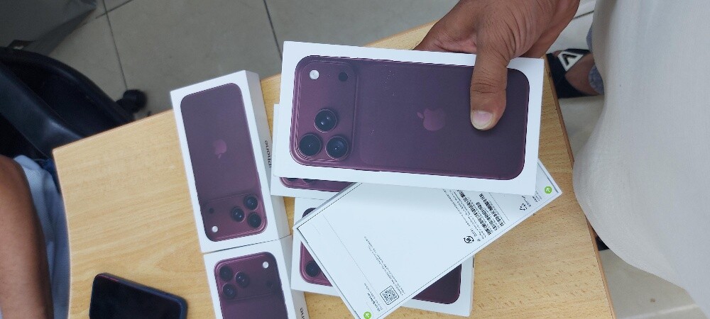 IPHONE 18PROMAX 256 GB BURGUNDY - 2