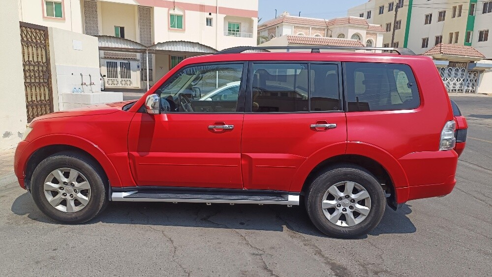 Mitsubishi Pajero - 1
