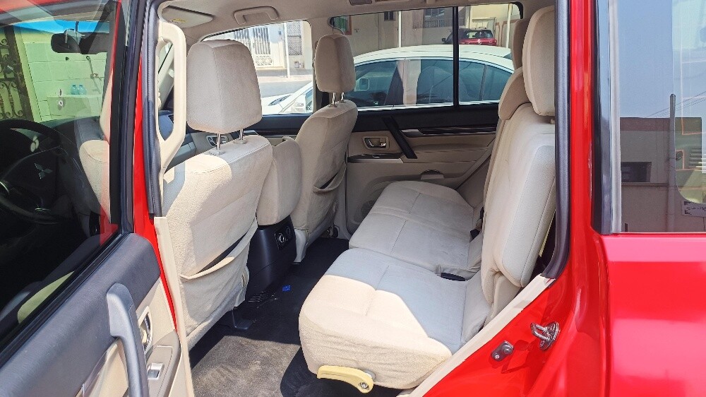 Mitsubishi Pajero - 6