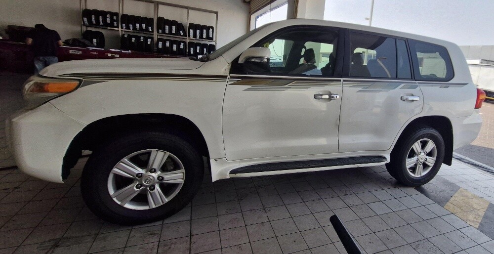 land cruiser 2011 - 2