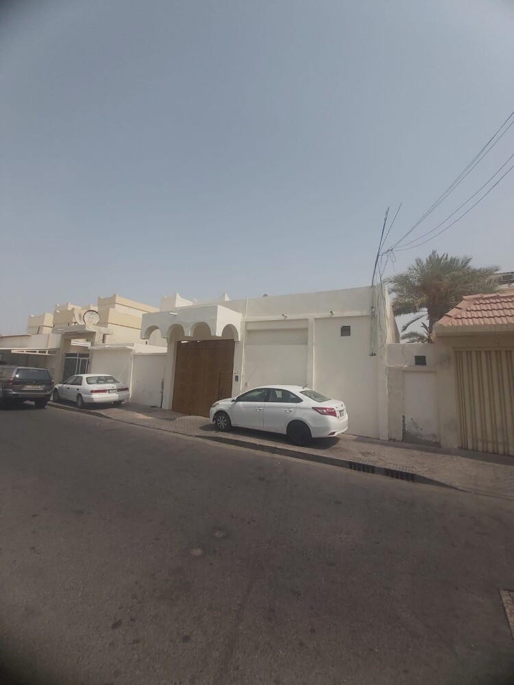 للبيع بيت بالعزيزية موقع ممتاز - 4