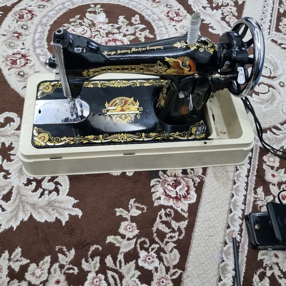 SINGER SEWING MACHINE - 2