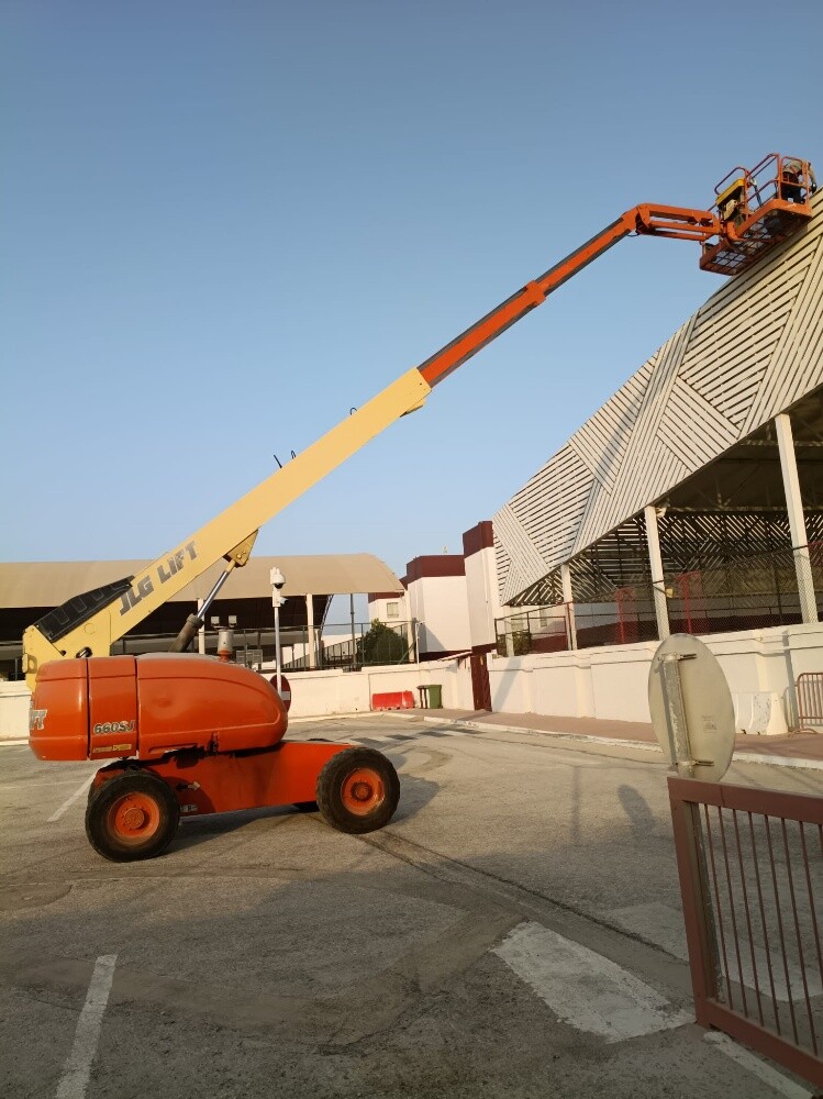 Manlift Rental - 1