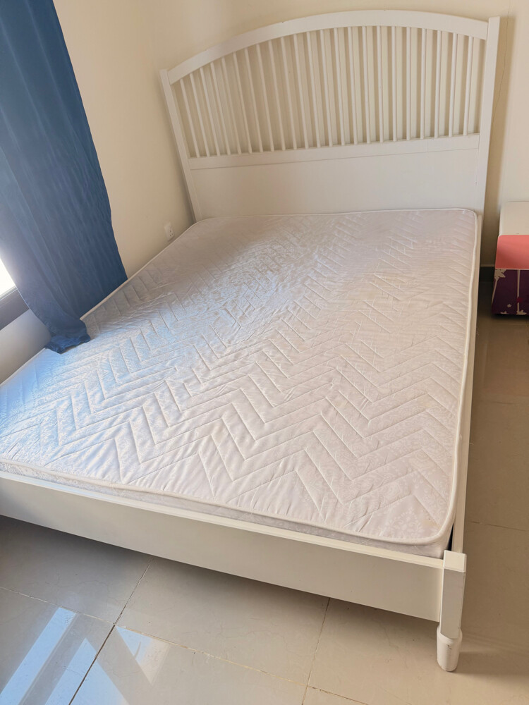 For sale Bed with mattress –1nighst - 1