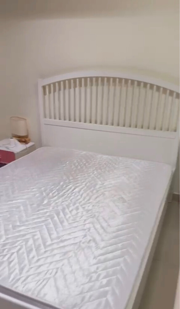 For sale Bed with mattress –1nighst - 2