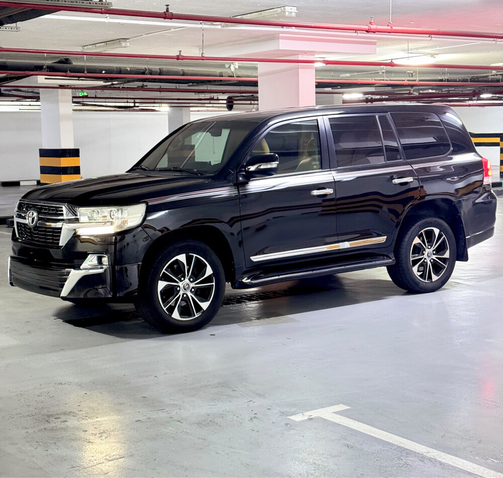 black Gxr V8 full option - 5