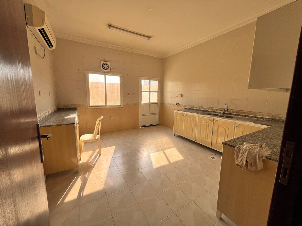 villa for rent in ain khaled - 12