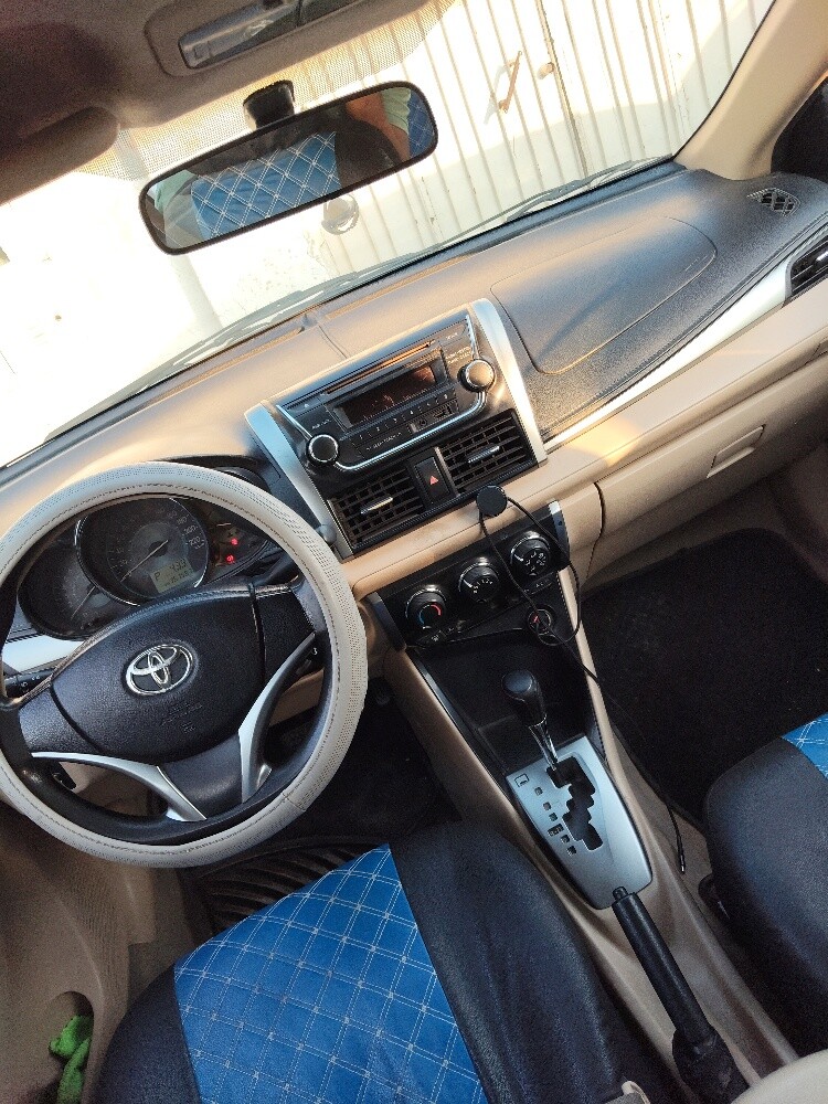 Toyota yaris 1.5 - 2