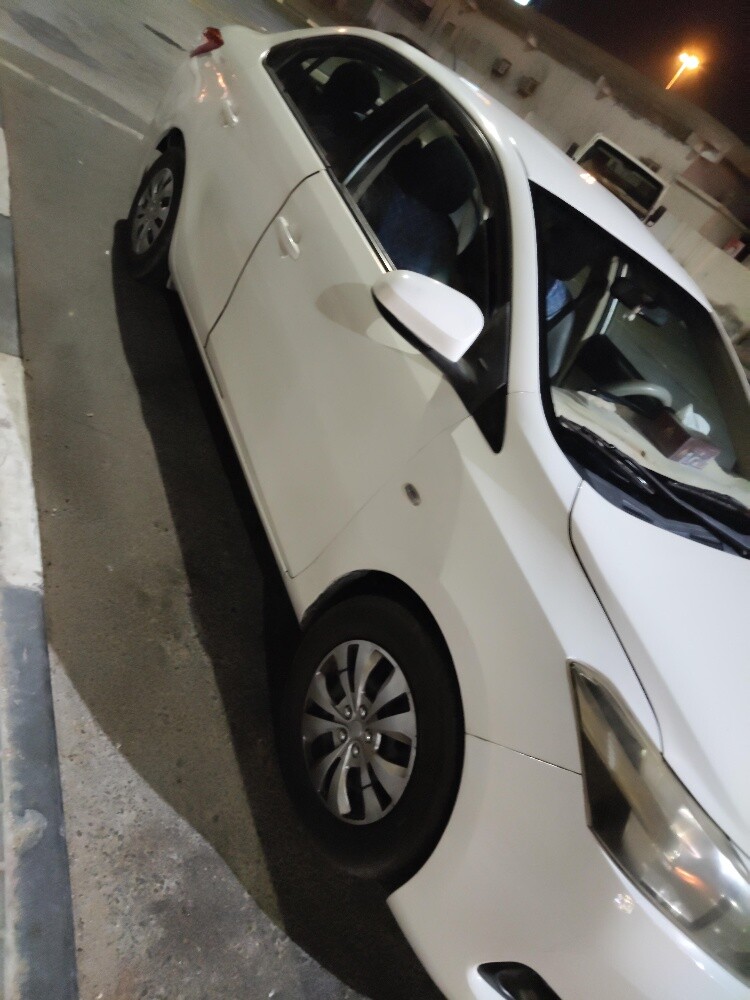 Toyota yaris 1.5 - 8