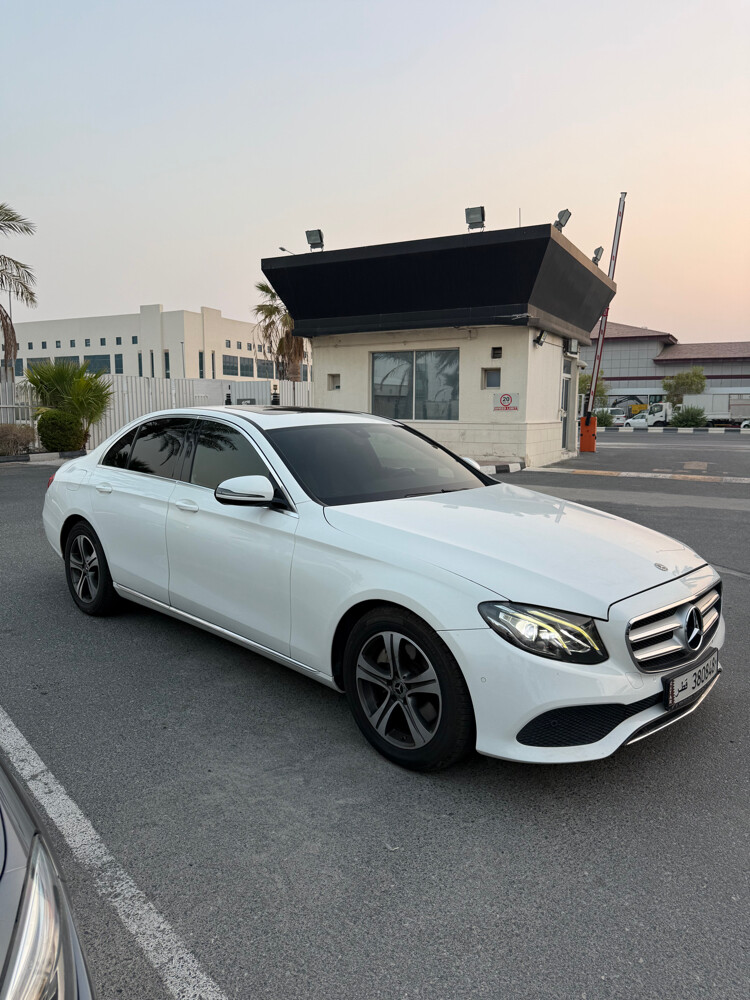 E200. 2020 - 2